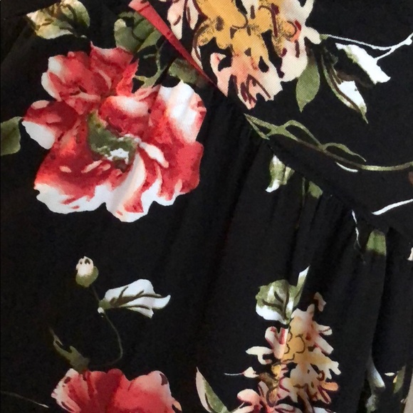 NWT Top! - Picture 2 of 4